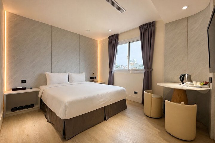 Room 118 of 160