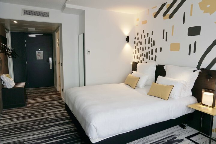Room 15 of 92
