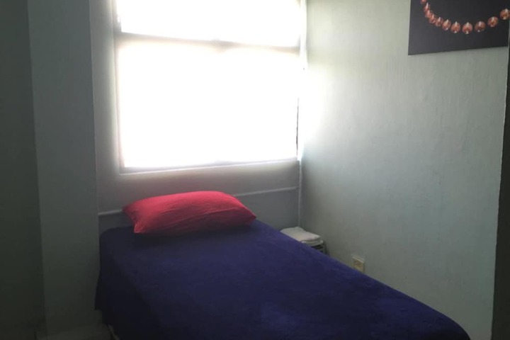 Room 7 of 33