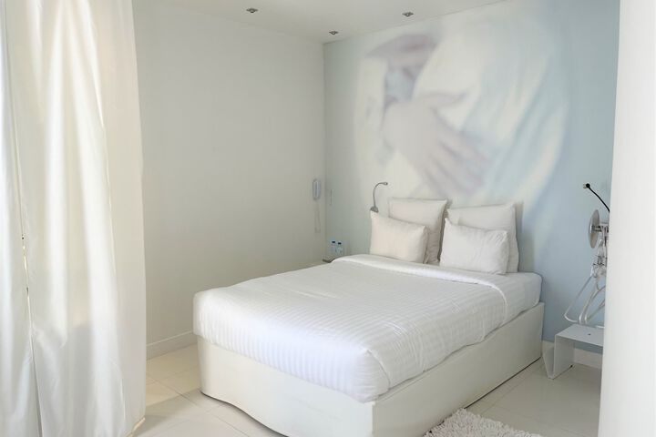 Room 14 of 50