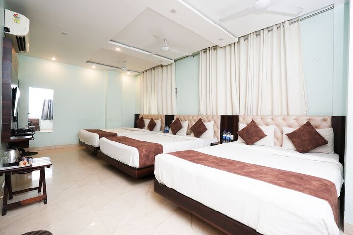 Room 14 of 39