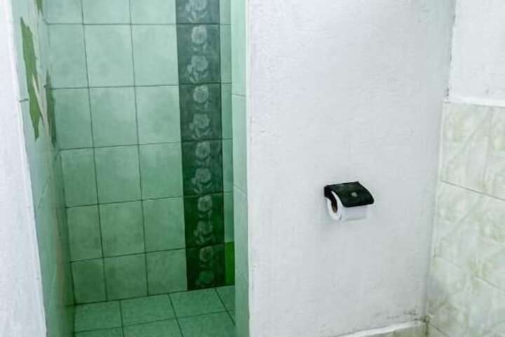 Room 17 of 27