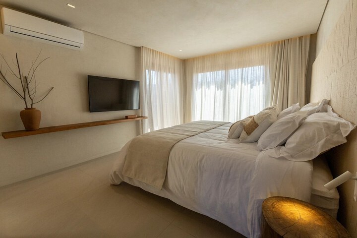 Room 44 of 79