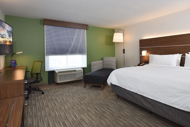 Room 4 of 38