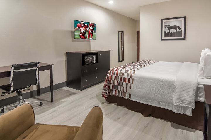 1 King Bed (13 of 13)