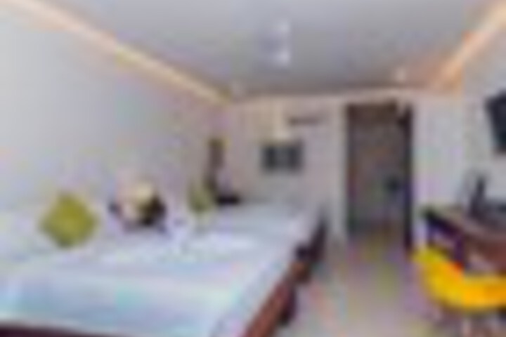 Room 41 of 174
