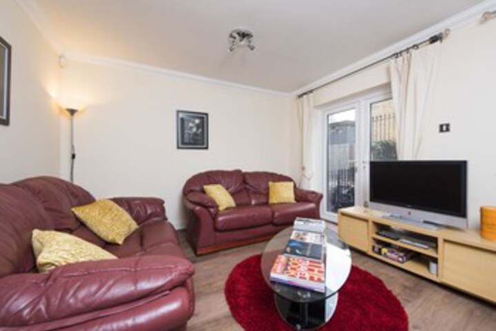 Lovely 3BR House near beautiful Canary Wharf