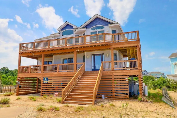 Exterior of 1014 - Anchors Away