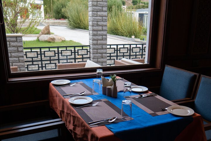 Dining 6 of 12