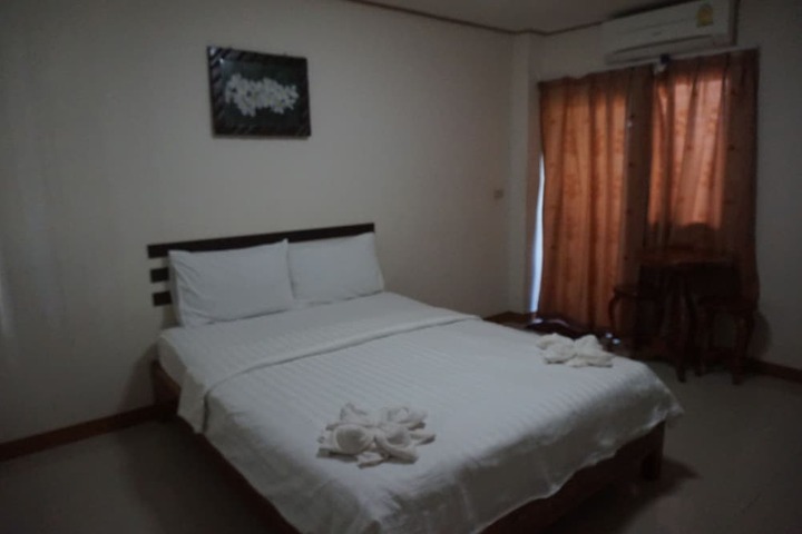 Room 10 of 24
