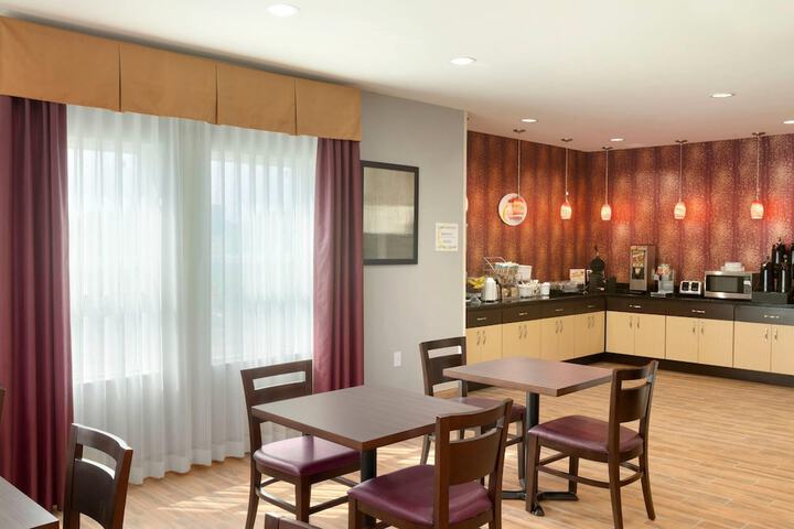 Dining Photos