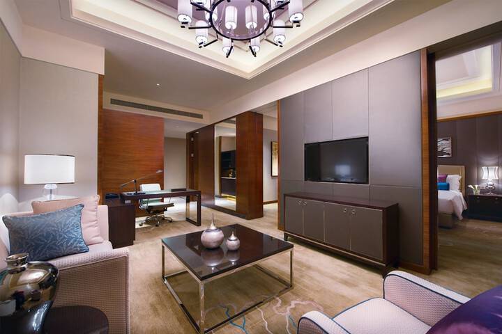 Room 10 of 75