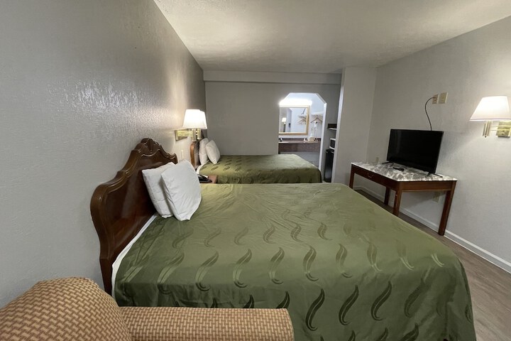 Double Room with 2 Double Beds (7 of 12)