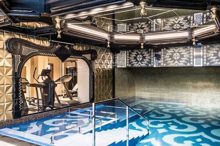 Pool Hotel