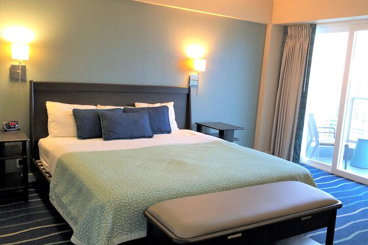 Room 56 of 213