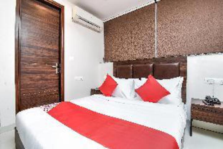 Room 10 of 23