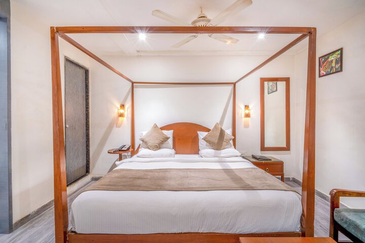 Room 28 of 75