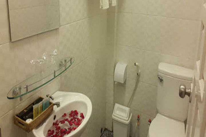 Room 23 of 44