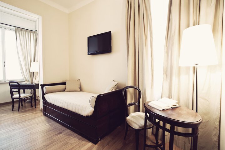Room 27 of 111