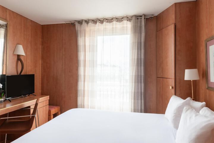 Room 7 of 44