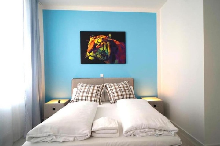 Room 4 of 6