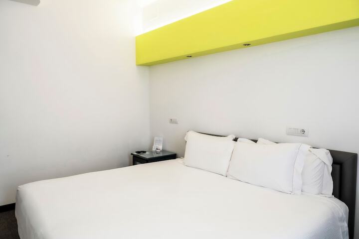 Room 11 of 36