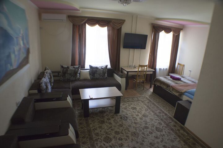 Room 9 of 29