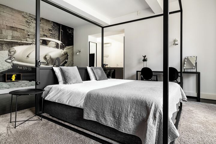 Room 60 of 214