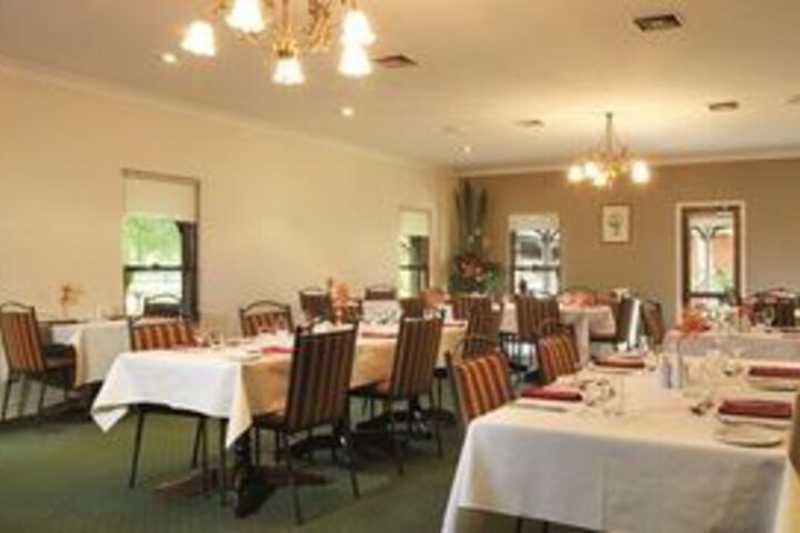 Dining 5 of 20