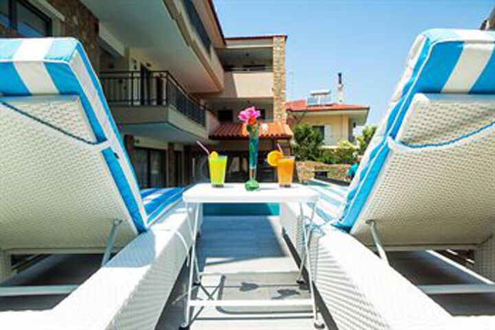 Sundeck 40 of 43