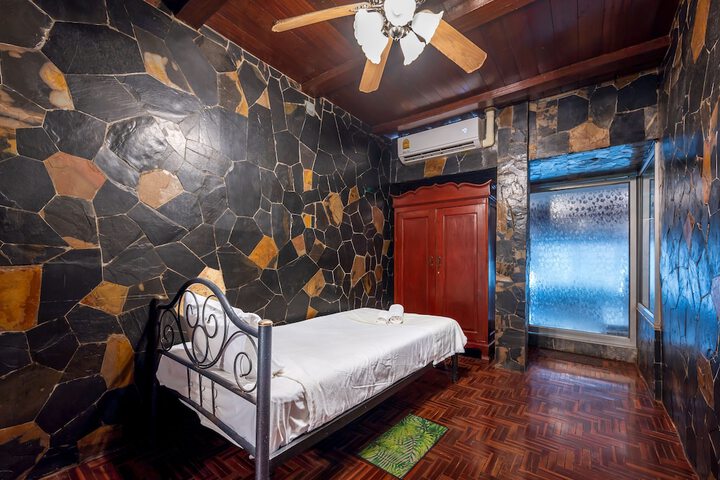 Room 4 of 29