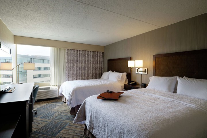 2 Queen Beds (5 of 18)