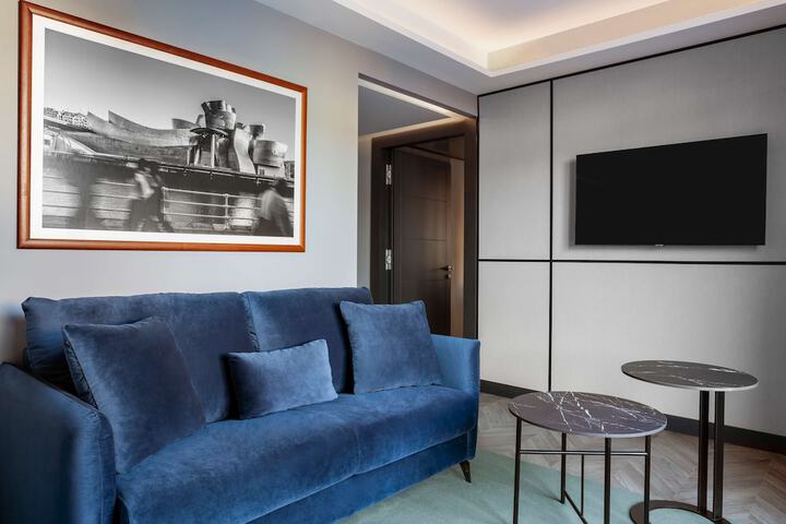 Room 35 of 132