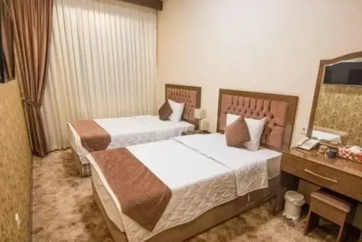 Room 4 of 6