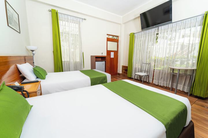 Room 8 of 37