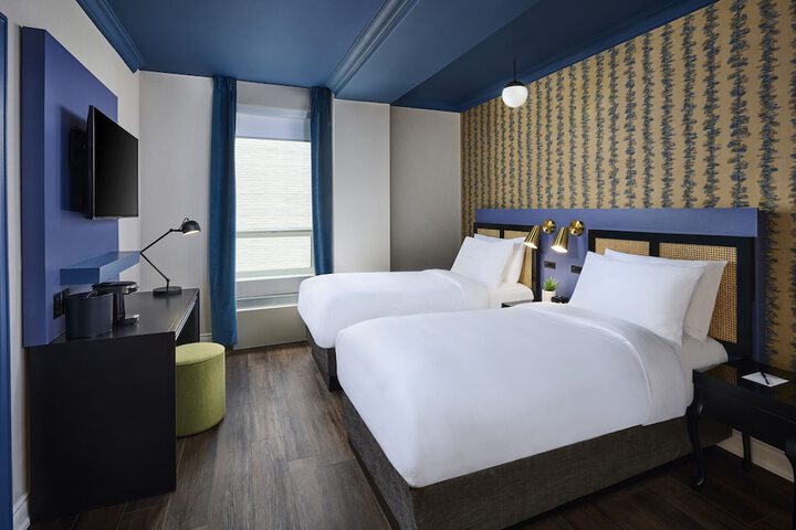 Room 12 of 22