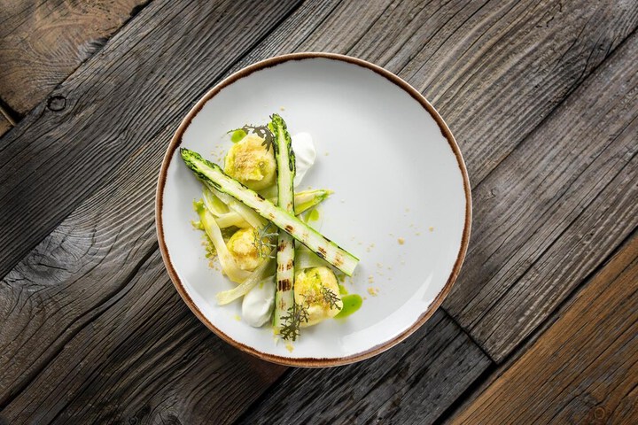 Dining 44 of 62