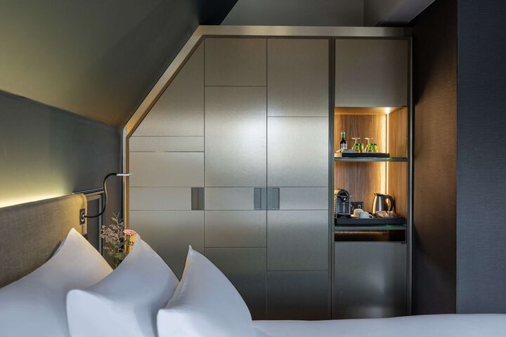 Room 10 of 56