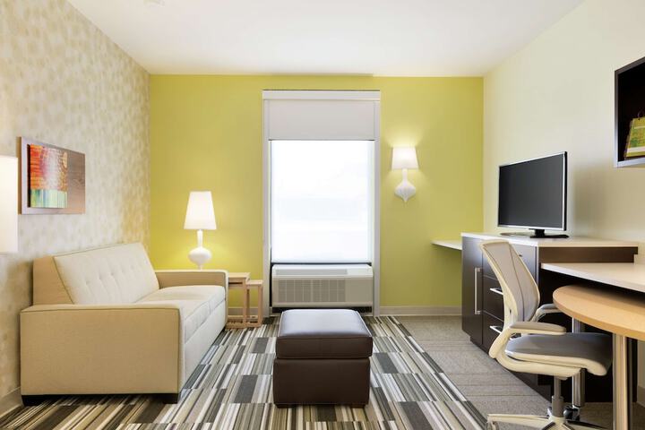 1 King Bed Studio Suite (5 of 11)