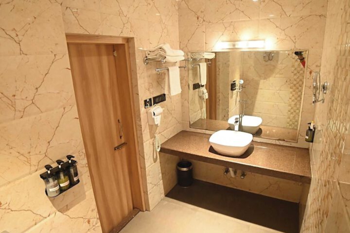 Room 30 of 119