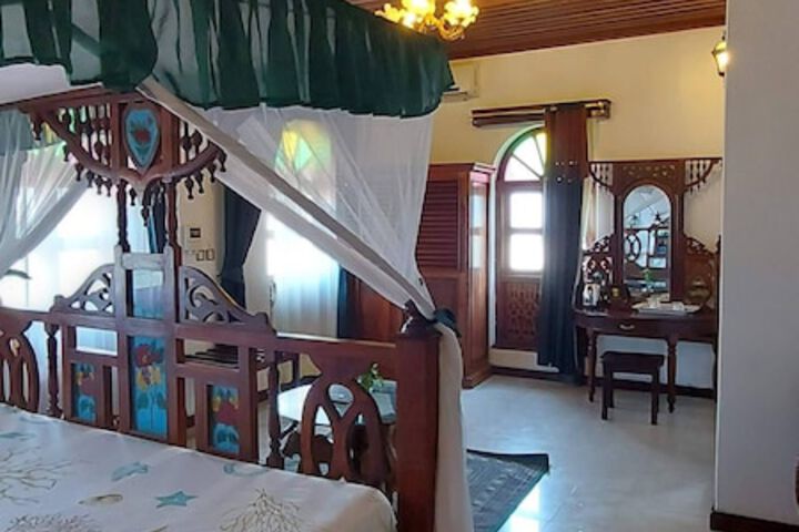 Room 18 of 43