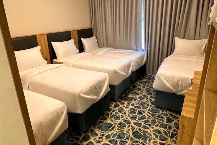 Room 18 of 32