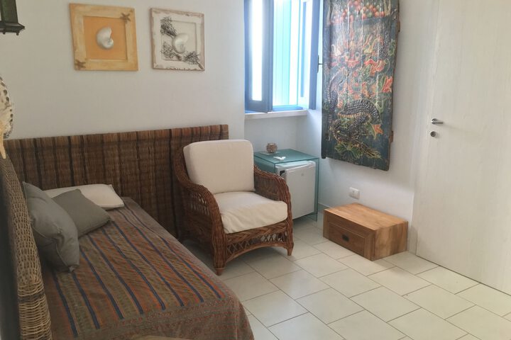Room 37 of 43