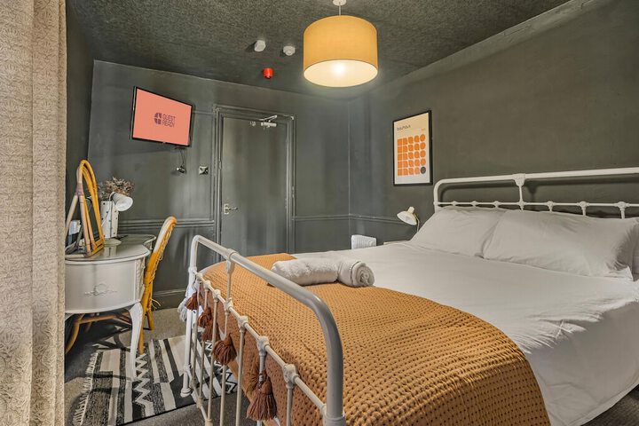 Room 43 of 51