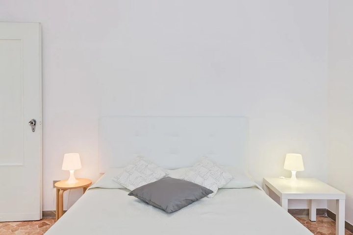 Room 2 of 4