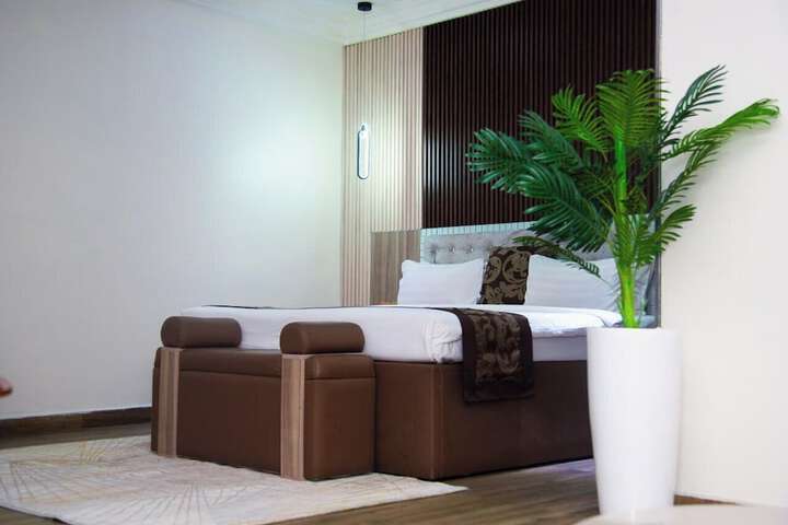 Room 4 of 35