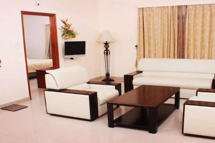 Room 7 of 12