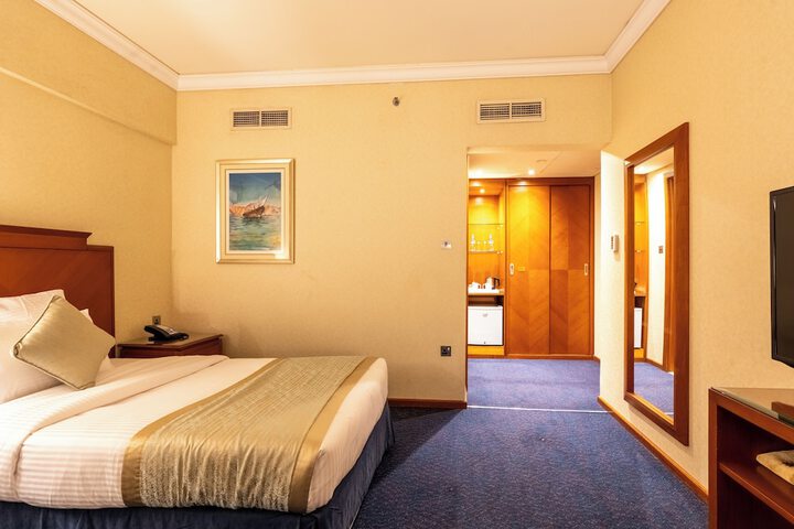 Room 11 of 46