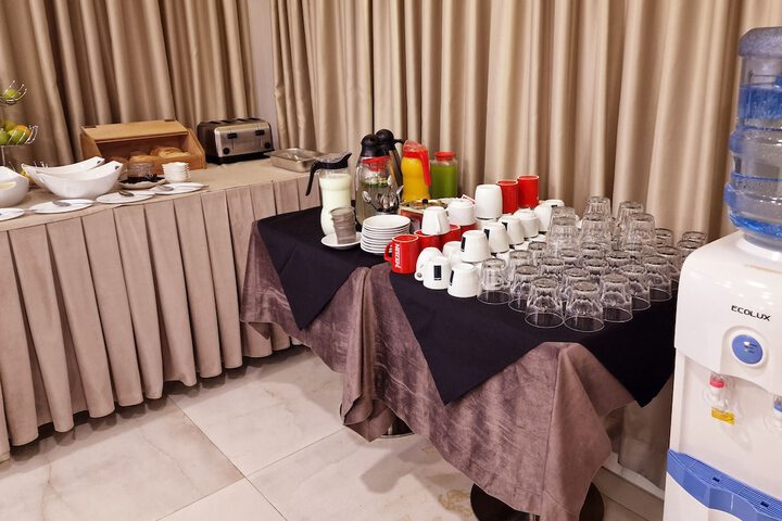 Dining 67 of 102