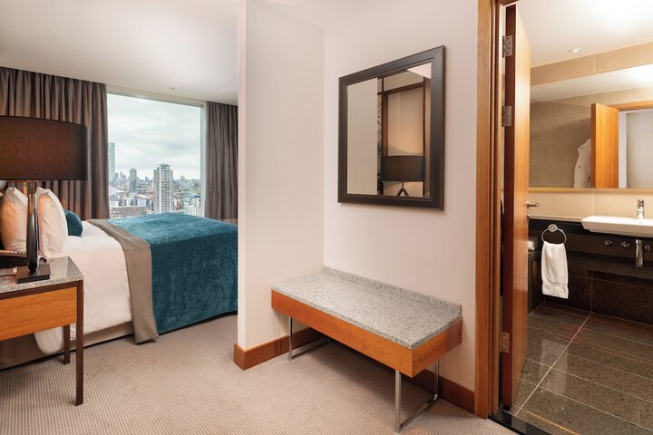 Room 71 of 347